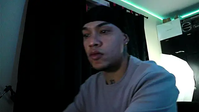 AlphaMasterXxx online show from October 4, 5:34 am