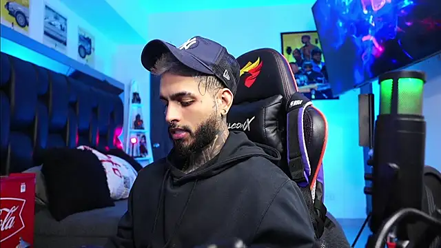 logan hugh8 online show from February 24, 6:14 am