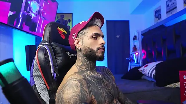 logan hugh8 online show from February 4, 6:41 am