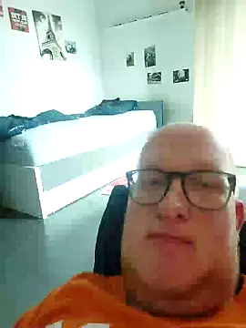 Snapshot of geilerd122 chatting on September 8, 5:12 pm geilerd122 online show from September 8, 5:12 pm