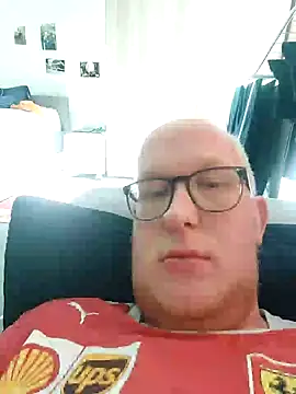 Snapshot of geilerd122 chatting on September 12, 1:33 pm geilerd122 online show from September 12, 1:33 pm