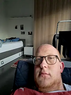 Snapshot of geilerd122 chatting on October 30, 3:57 pm geilerd122 online show from October 30, 3:57 pm