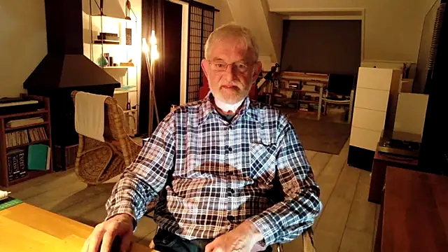 ewaldwillems99 online show from November 24, 7:59 pm