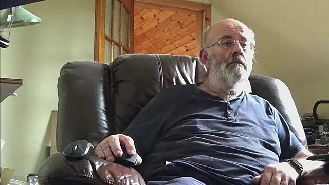 janzer13 online show from October 17, 1:04 pm