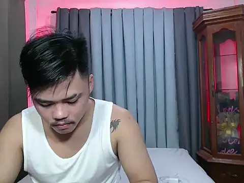 hot emman online show from November 16, 8:27 am