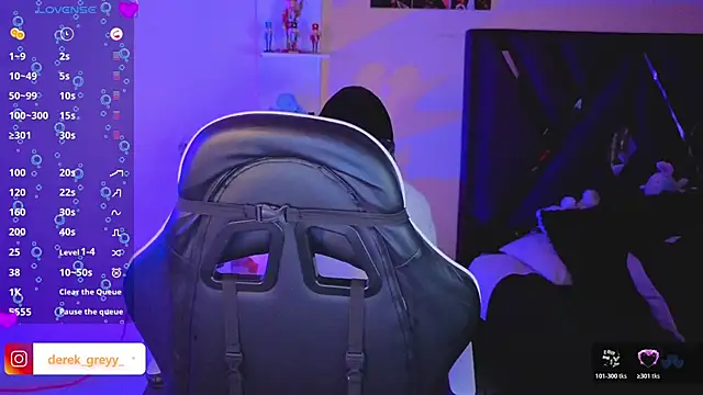 derek greyy  online show from February 16, 9:35 pm