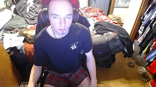 Snapshot of womenhateme69 chatting on October 4, 5:23 am womenhateme69 online show from October 4, 5:23 am