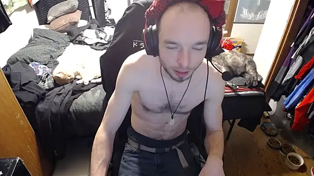 Snapshot of womenhateme69 chatting on October 17, 8:07 am womenhateme69 online show from October 17, 8:07 am