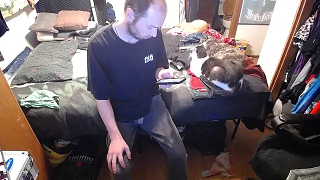 Snapshot of womenhateme69 chatting on October 26, 3:52 am womenhateme69 online show from October 26, 3:52 am