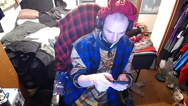 Snapshot of womenhateme69 chatting on October 20, 6:28 am womenhateme69 online show from October 20, 6:28 am