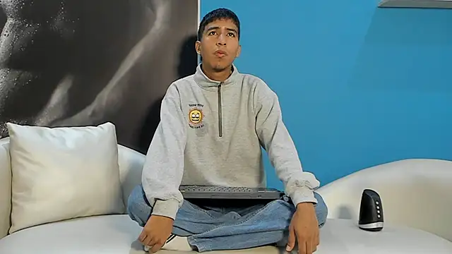 ender h0t online show from January 7, 1:38 pm