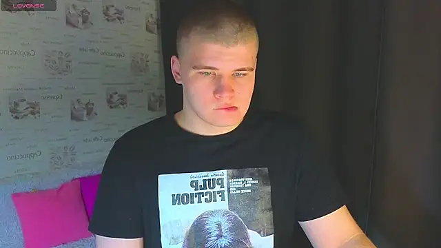 Snapshot of kittenmurr chatting on October 12, 8:14 pm kittenmurr online show from October 12, 8:14 pm