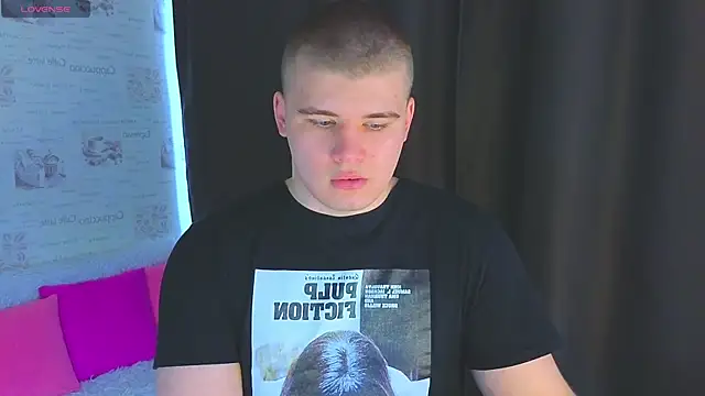 Snapshot of kittenmurr chatting on October 14, 5:25 am kittenmurr online show from October 14, 5:25 am