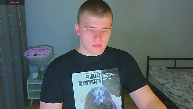 Snapshot of kittenmurr chatting on October 20, 8:24 pm kittenmurr online show from October 20, 8:24 pm