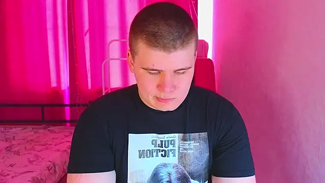 kittenmurr online show from April 4, 1:46 am