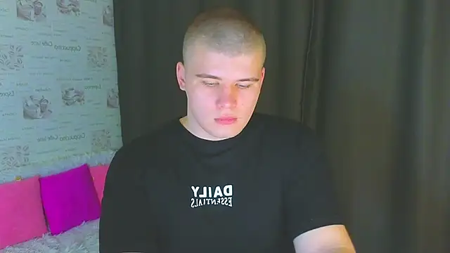 Snapshot of kittenmurr chatting on October 2, 10:03 pm kittenmurr online show from October 2, 10:03 pm