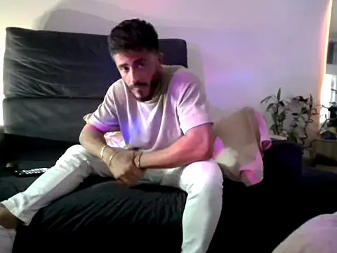 Snapshot of arabiannights66 chatting on September 13, 1:50 am arabiannights66 online show from September 13, 1:50 am