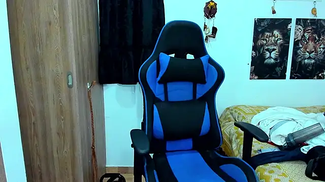 javiersexymann online show from January 9, 11:02 pm