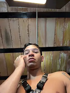 Angel latinboy online show from April 17, 1:14 pm