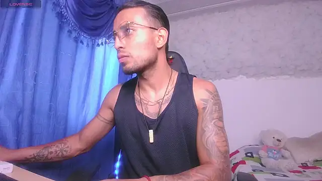 Ferlucyboy666 online show from October 23, 7:17 pm