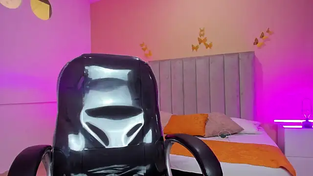 Nascary Fox online show from April 4, 3:09 pm