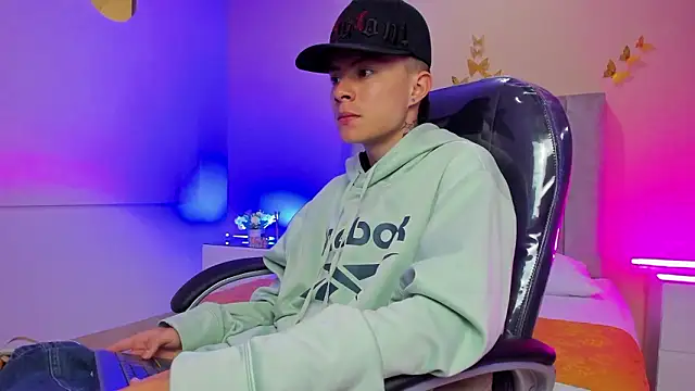 Nascary Fox online show from March 17, 1:02 pm