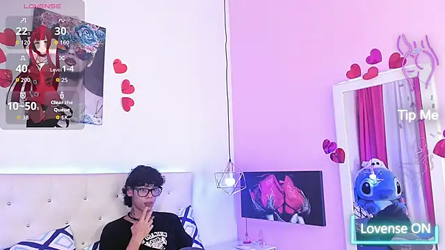 Snapshot of Thedoll_ethan7 chatting on October 22, 8:11 pm Thedoll ethan7 online show from October 22, 8:11 pm