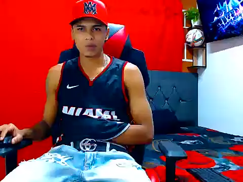 cristian tayron1 online show from July 6, 6:21 am