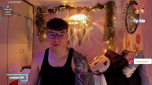 estebandi do online show from December 18, 10:44 am