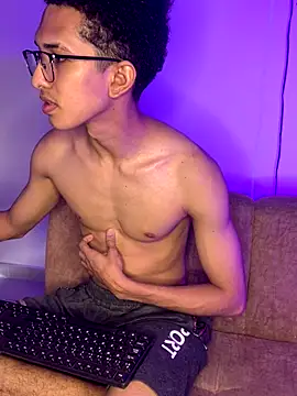 Cj davis  online show from September 28, 7:45 pm