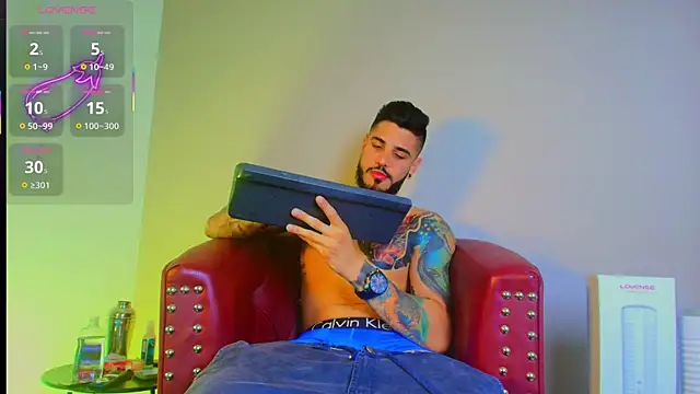 Snapshot of amodeus_bael_ chatting on October 13, 9:32 pm amodeus bael  online show from October 13, 9:32 pm