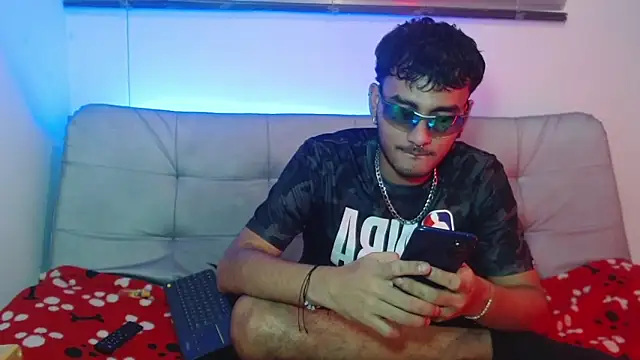 Valentin peach online show from November 12, 6:41 am