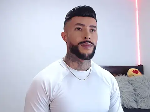 andrea de lucaa online show from September 14, 4:47 am