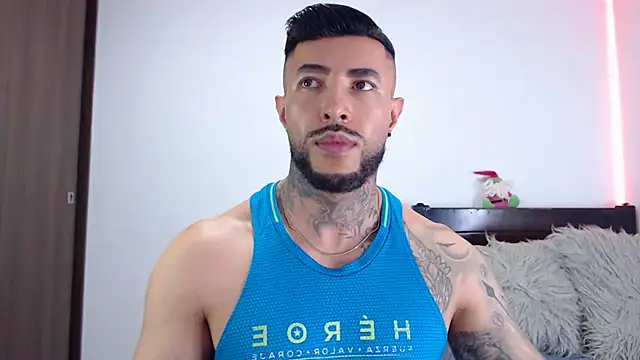 andrea de lucaa online show from December 14, 4:19 am