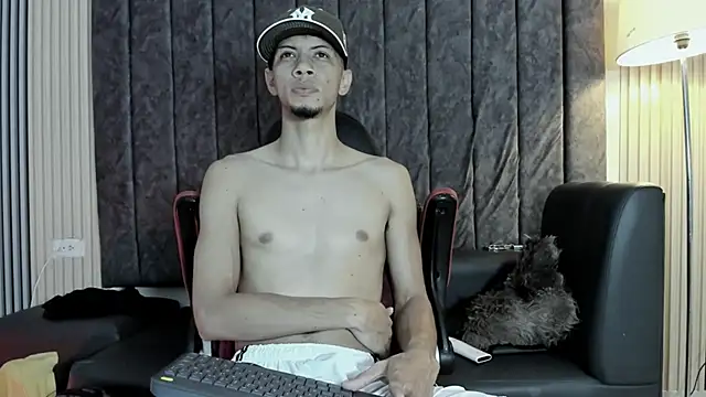 DustinandJordan online show from November 27, 3:32 am