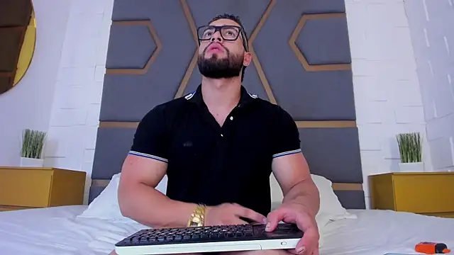 massimofiore  online show from September 30, 3:34 am