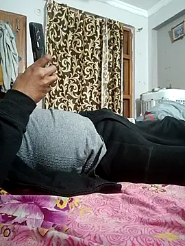 vardh033 online show from February 7, 5:29 pm