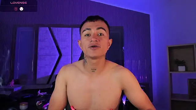 LiamDeep online show from February 11, 11:43 pm