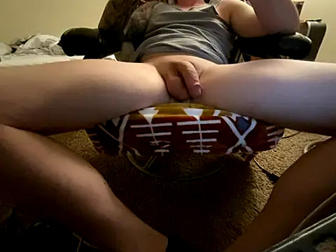 Snapshot of Jimmy2hung chatting on September 18, 5:42 am Jimmy2hung online show from September 18, 5:42 am
