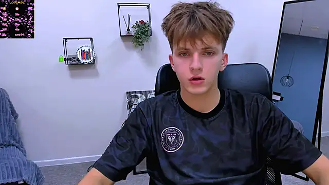 Snapshot of travis_wolf_ chatting on September 14, 4:36 am travis wolf  online show from September 14, 4:36 am