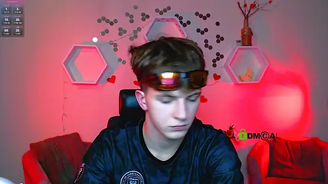 Snapshot of travis_wolf_ chatting on October 15, 6:59 pm travis wolf  online show from October 15, 6:59 pm