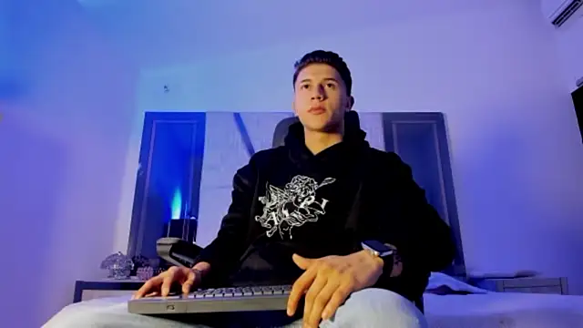 liaamsmiith  online show from September 15, 12:17 pm