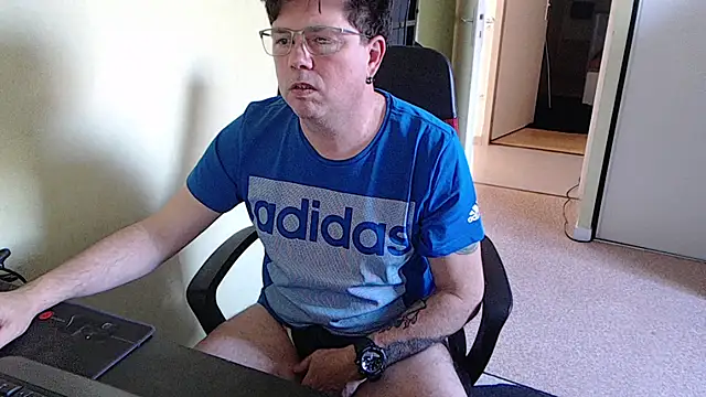 blueandwhite1 online show from February 24, 3:35 pm