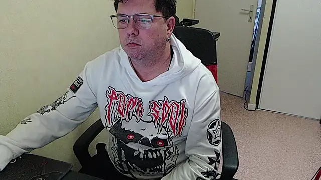 blueandwhite1 online show from November 18, 3:49 pm