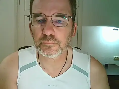 stallionrider88 online show from April 18, 8:09 pm