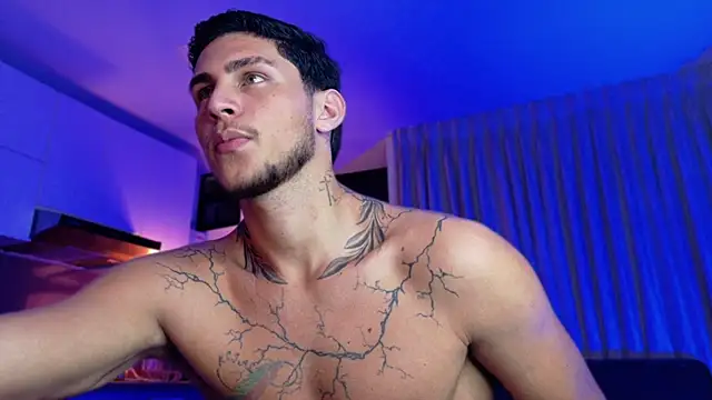 Snapshot of LeoCavalli_ chatting on October 2, 10:08 am LeoCavalli  online show from October 2, 10:08 am