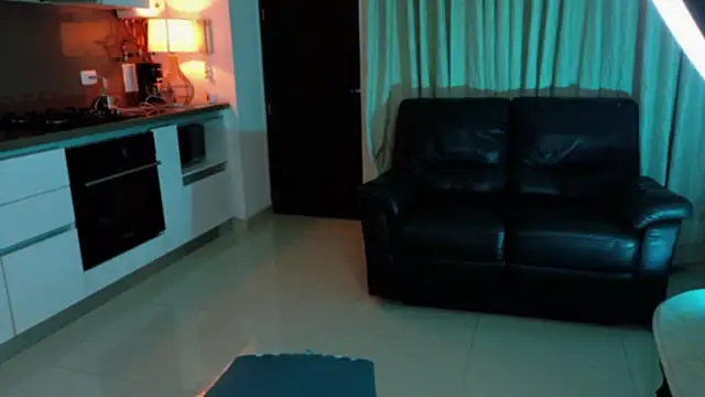 Snapshot of LeoCavalli_ chatting on October 31, 8:18 am LeoCavalli  online show from October 31, 8:18 am