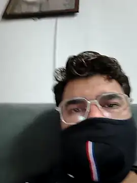 bigdick lickingexpert08 online show from November 18, 6:11 pm