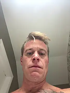 DILFiGuess11 online show from September 29, 4:55 am