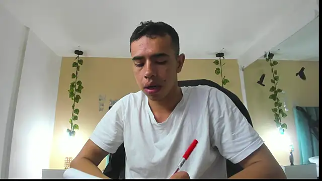 Snapshot of Muscle_Scott chatting on October 23, 12:52 pm Muscle Scott online show from October 23, 12:52 pm